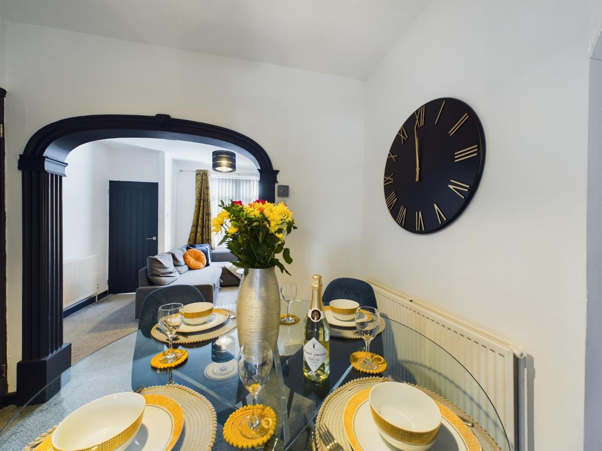 Charming Apartments - Cosy Retreat - Short Drive To City Centre - Free Parking Liverpool Dış mekan fotoğraf