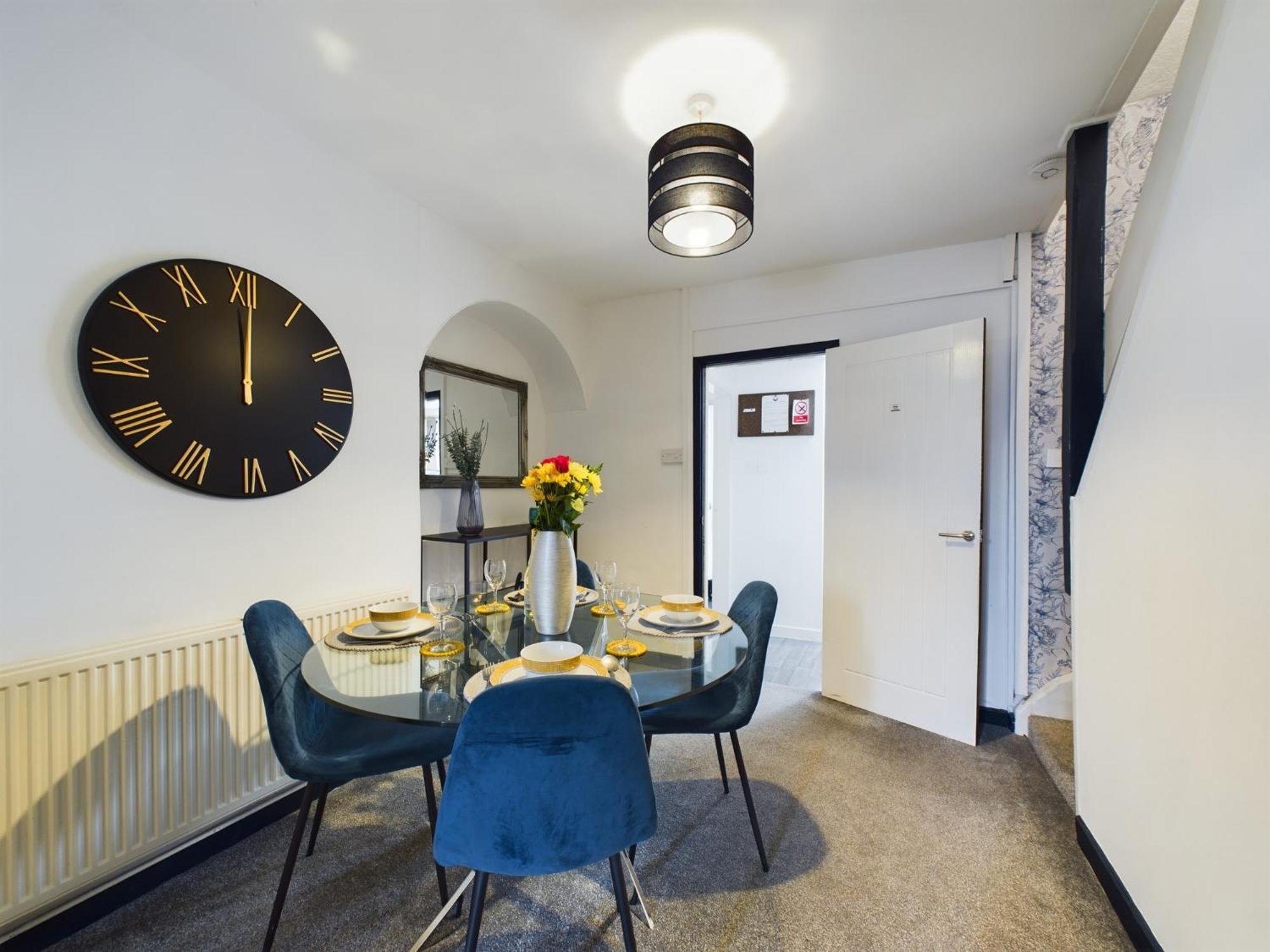 Charming Apartments - Cosy Retreat - Short Drive To City Centre - Free Parking Liverpool Dış mekan fotoğraf
